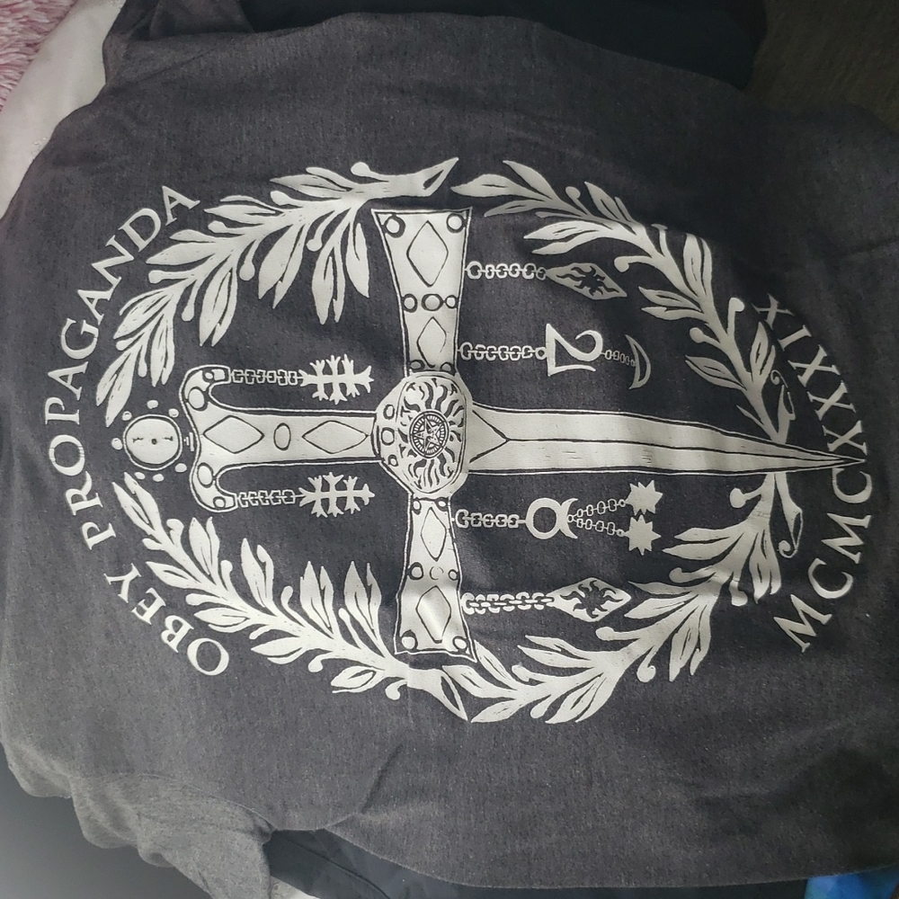 Men's shirt